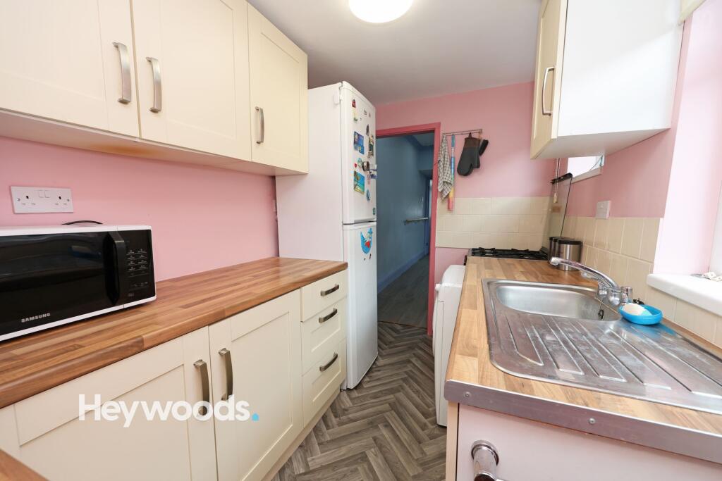 House in Newcastle-under-Lyme, Staffordshire - View 4