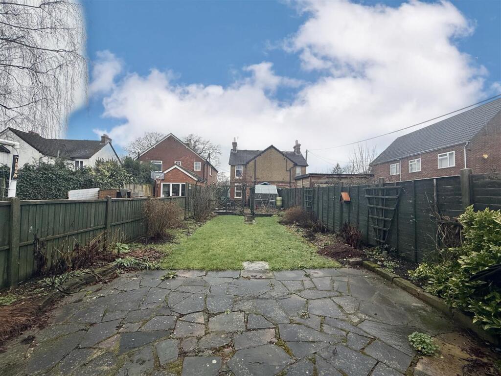House in Blackwater, Darby Green, Yateley - View 2