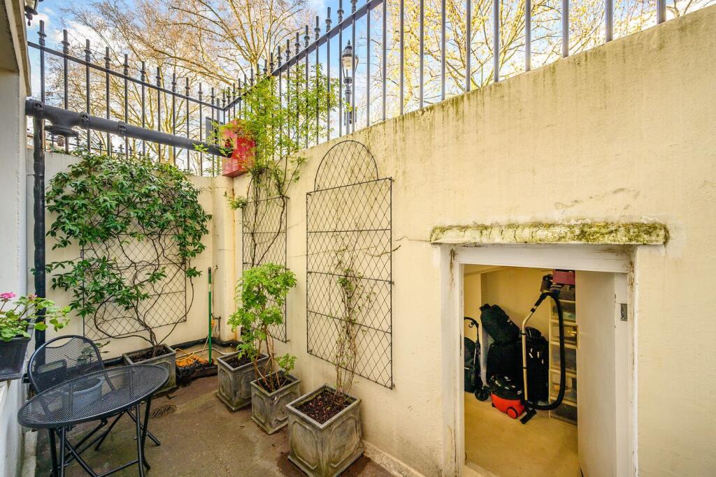2 bedroom maisonette for rent