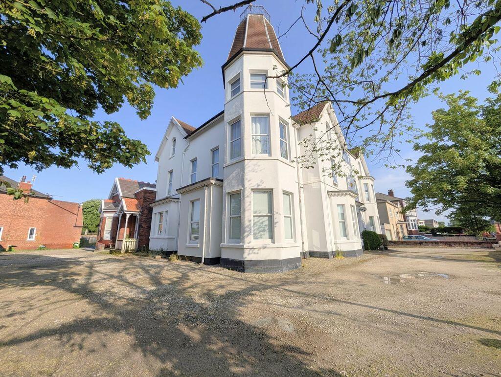 Main image of property: To Let - Tower Mansions, Liverpool Road, Birkdale - One Bed First Floor Apt