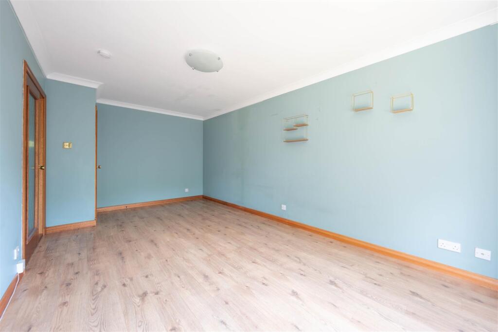 House in Perth - View 5