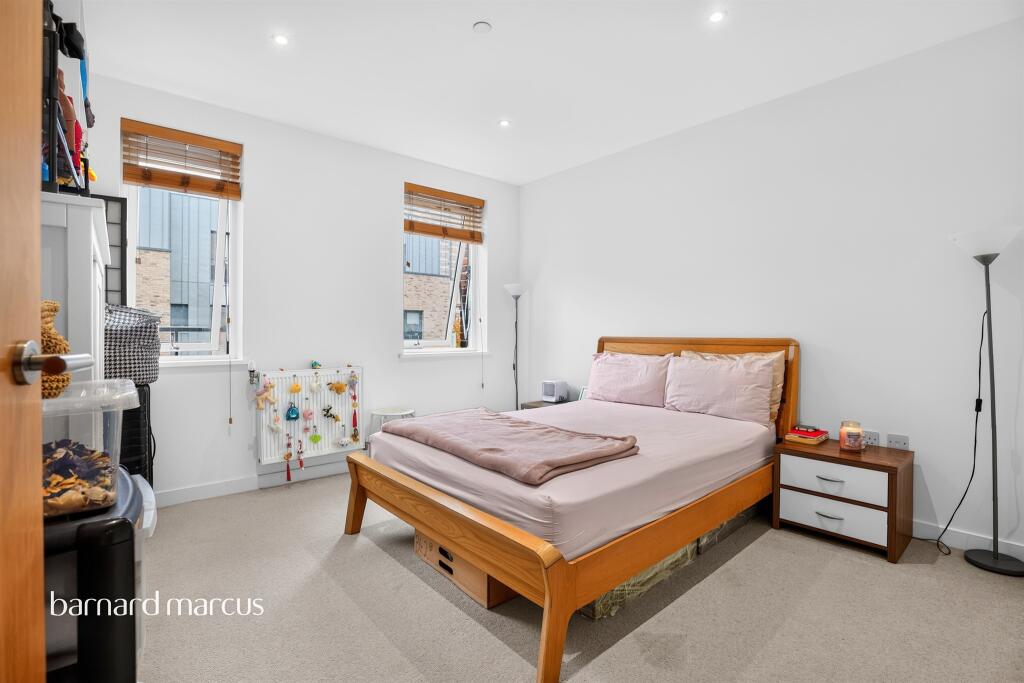 Apartment in London - View 5