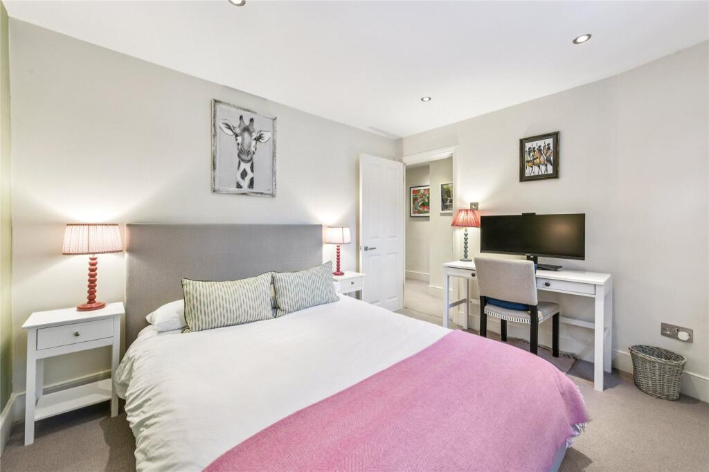 House in London - View 5