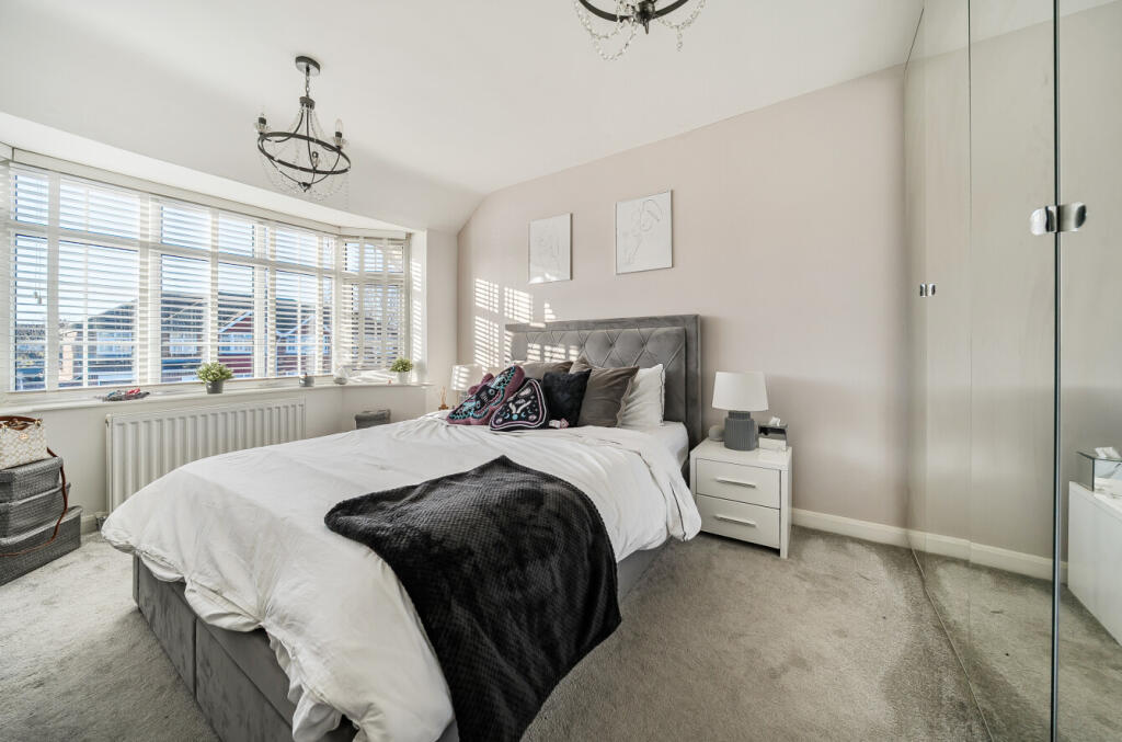 Bucklebury Close, Stratton St Margaret, Swindon, SN3 photo 4