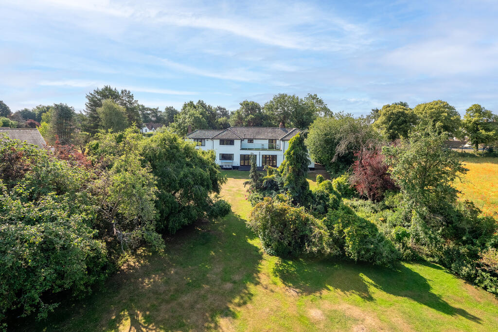 Main image of property: Tiddington Road, Stratford-Upon-Avon, CV37