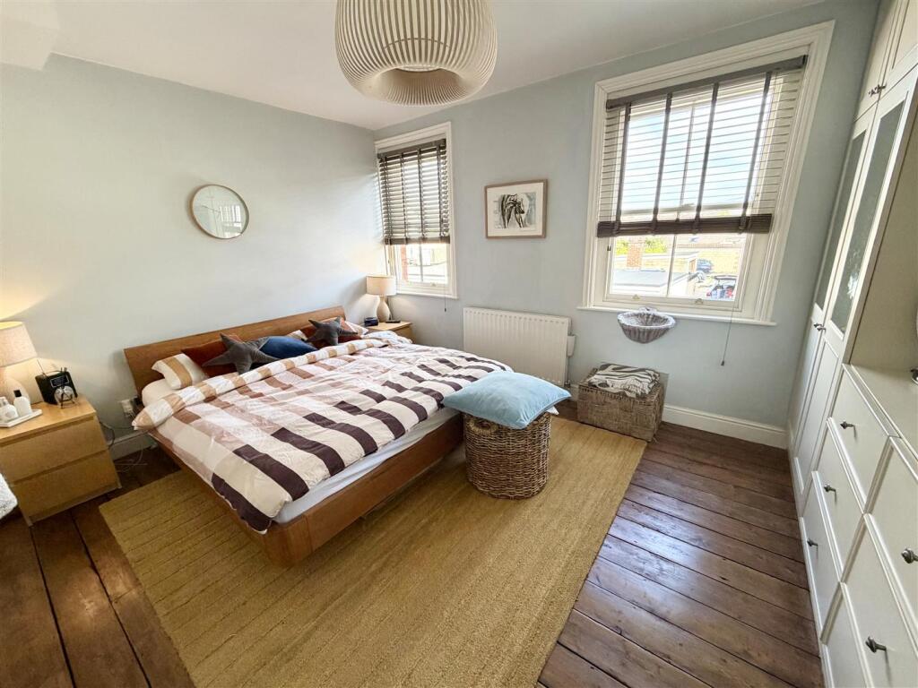 House in Swindon - View 5