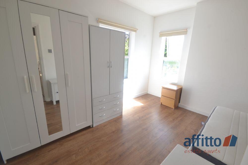Apartment in Luton - View 5