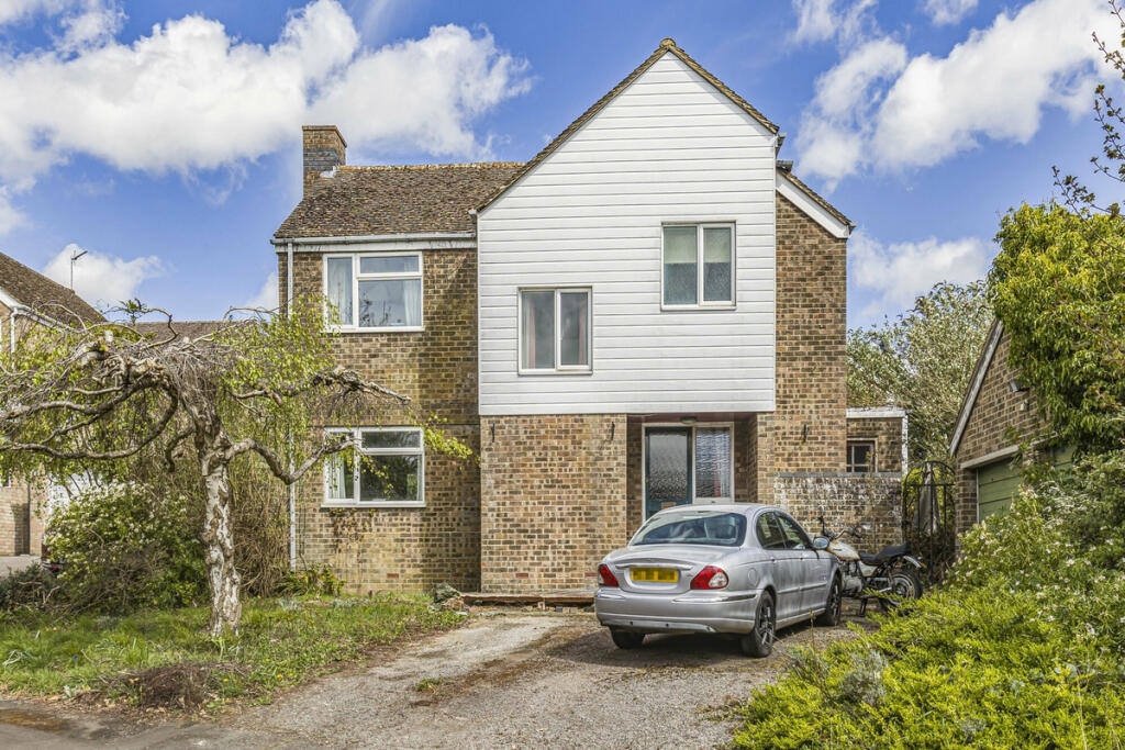 4-bed detached on Grange Park, Steeple Aston, OX25, £550,000