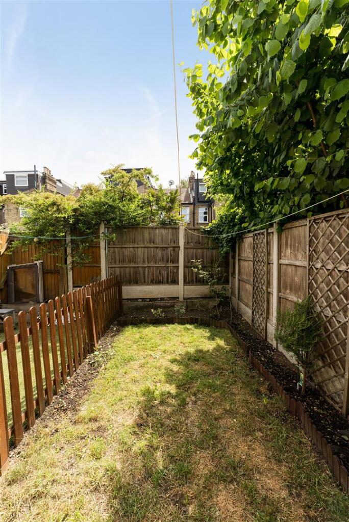 Brettenham Road, Walthamstow - View 4