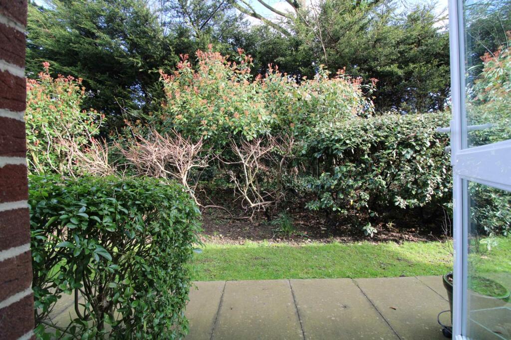 Apartment in Hertsmere, Hertfordshire - More