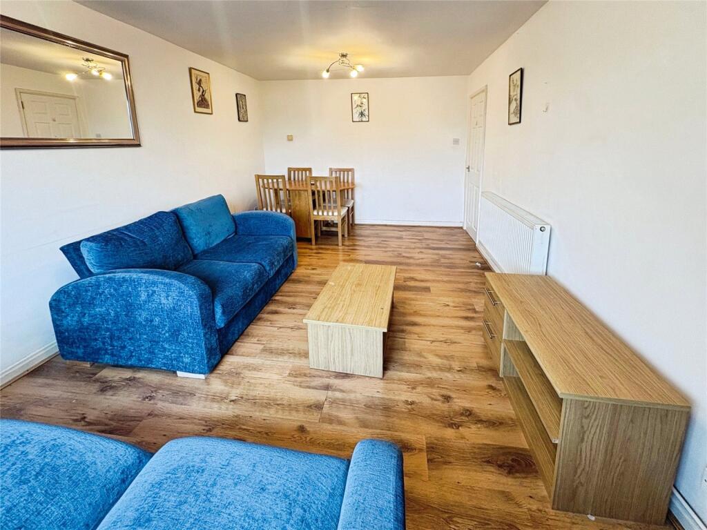 Apartment in Warwick, St John's, Kenilworth - View 3