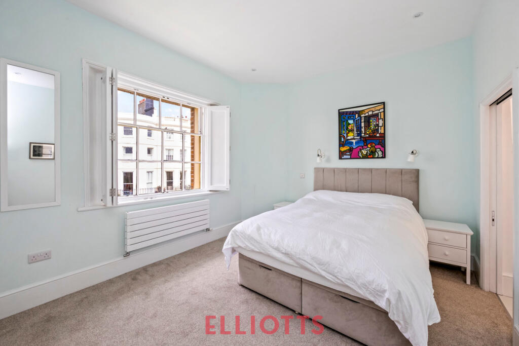 Apartment in Hove, Brunswick - View 4