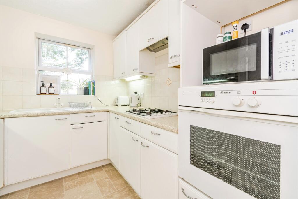 Apartment in Southampton - View 4