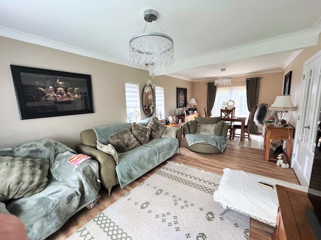 Oaks Drive, Swaffham photo 4