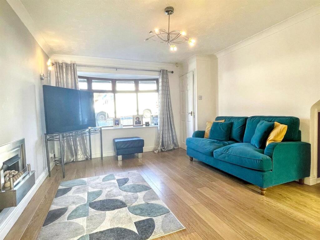 House in Stoke-on-Trent - View 2