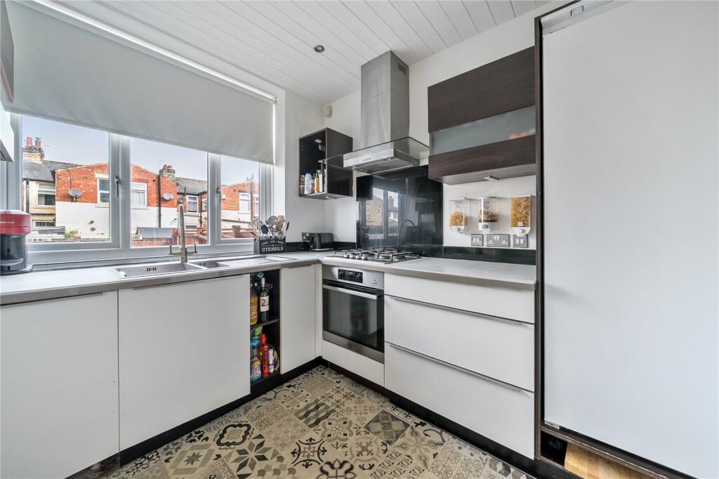 King Edwards Drive, Harrogate, HG1 photo 4