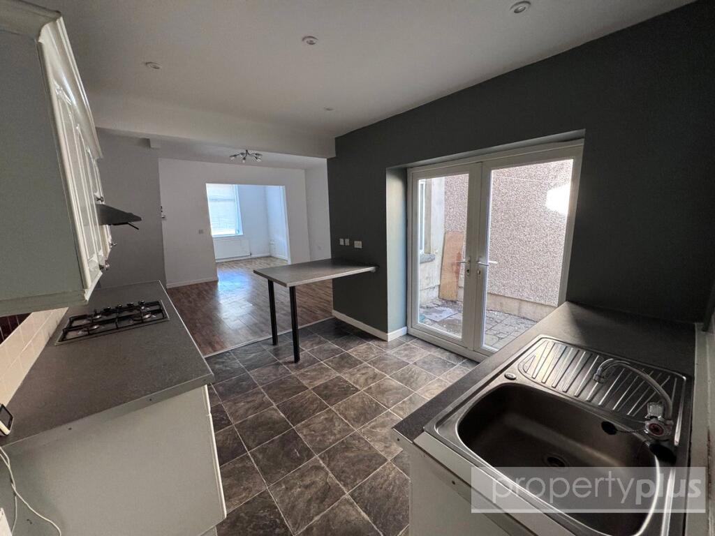 House in Cardiff, Ynyshir - View 4
