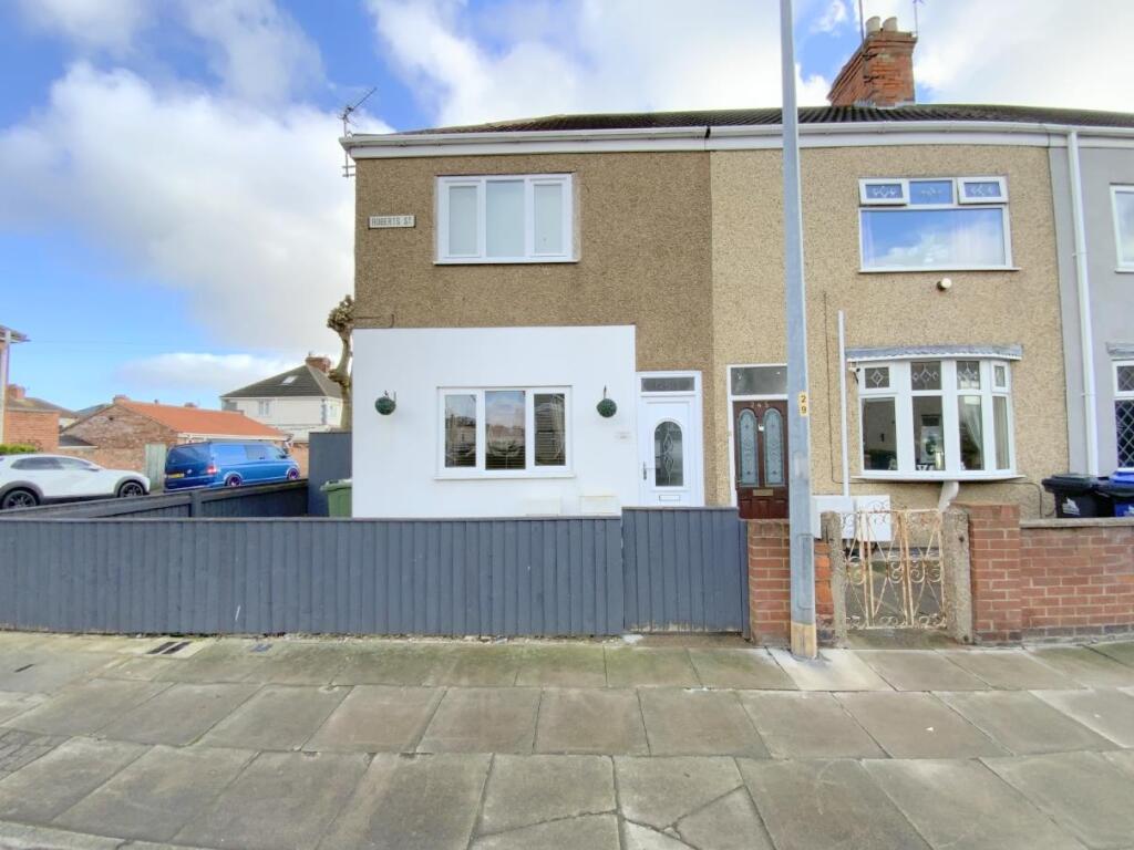 1-bed flat on Roberts Street, Grimsby, £57,000