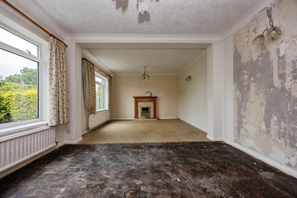 Rodney Way, Guildford, Surrey, GU1 - View 4