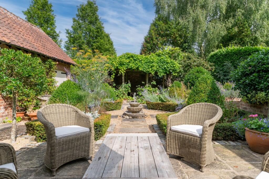 The Old Vicarage, Skipwith, Selby, YO8 5SQ - View 4