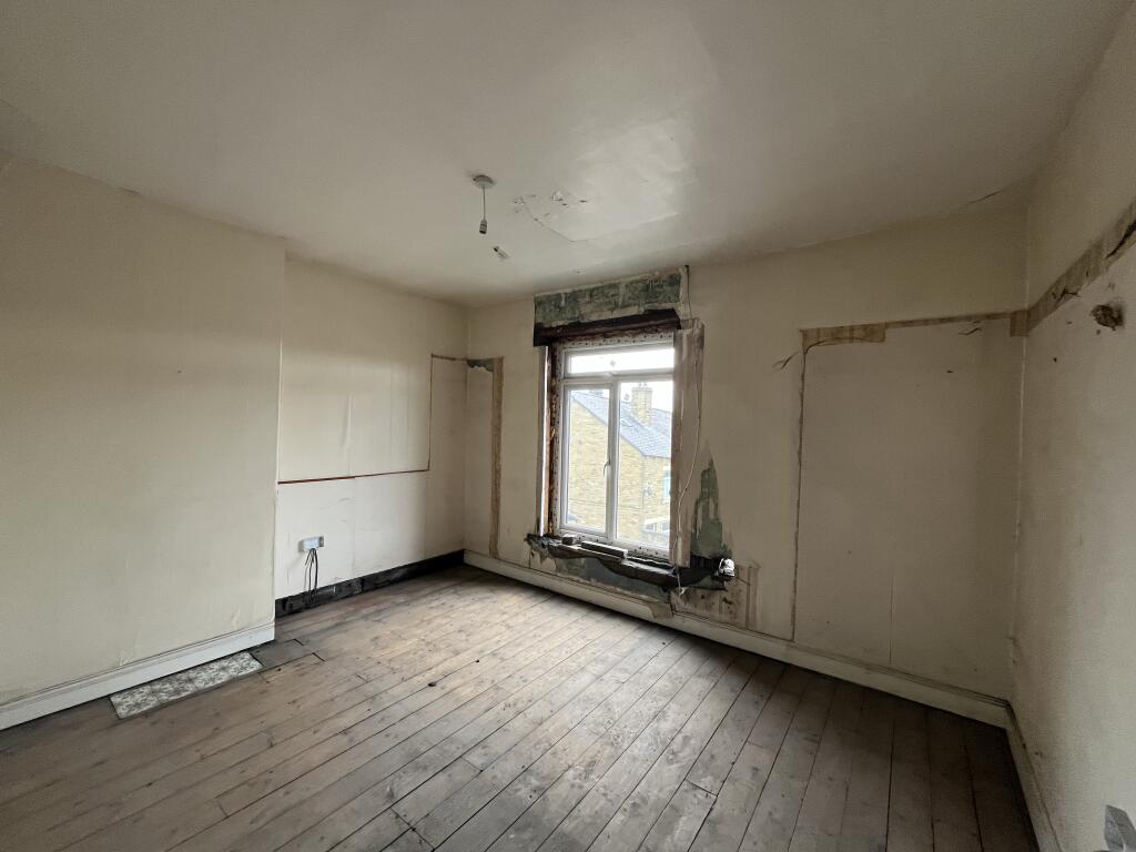 12 Lindley Road, Bradford, West Yorkshire BD5 7PD photo 4