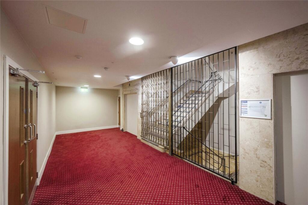 St. Sepulchre Gate, Doncaster, South Yorkshire, DN1 photo 3