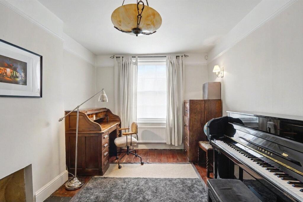 House in London - View 5