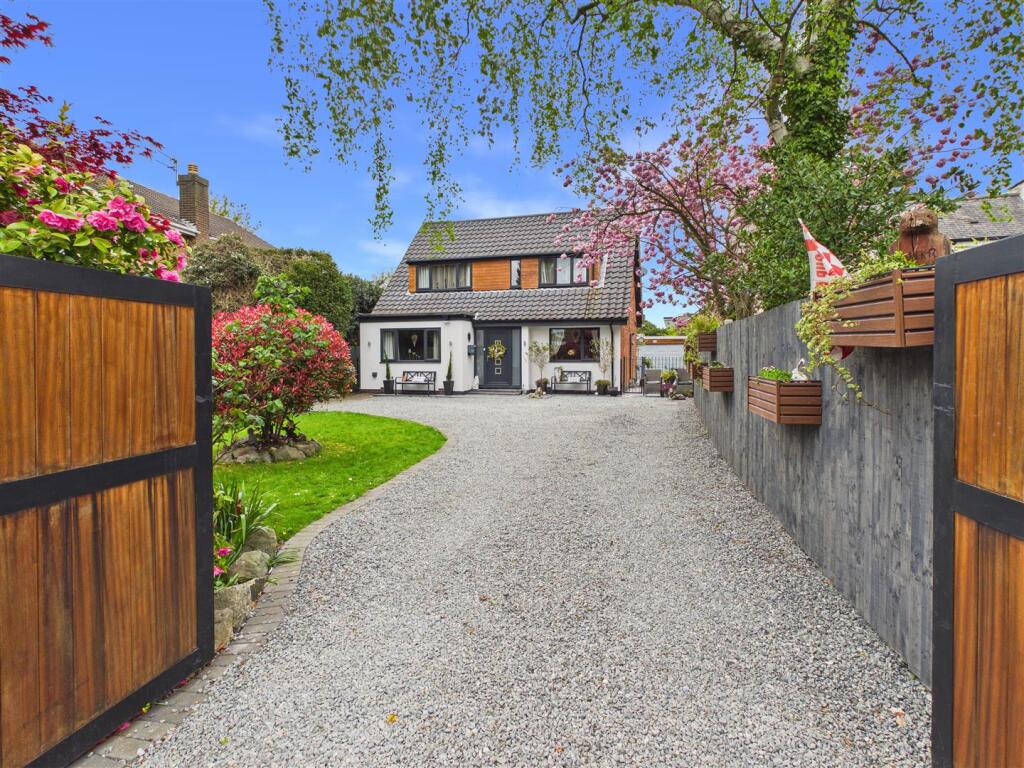 Main image of property: Hallgate, Cottingham
