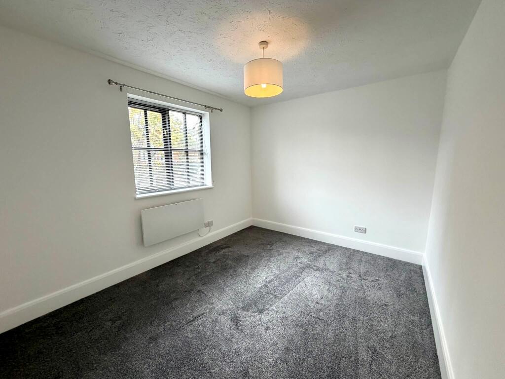 Apartment in Milton Keynes - View 4