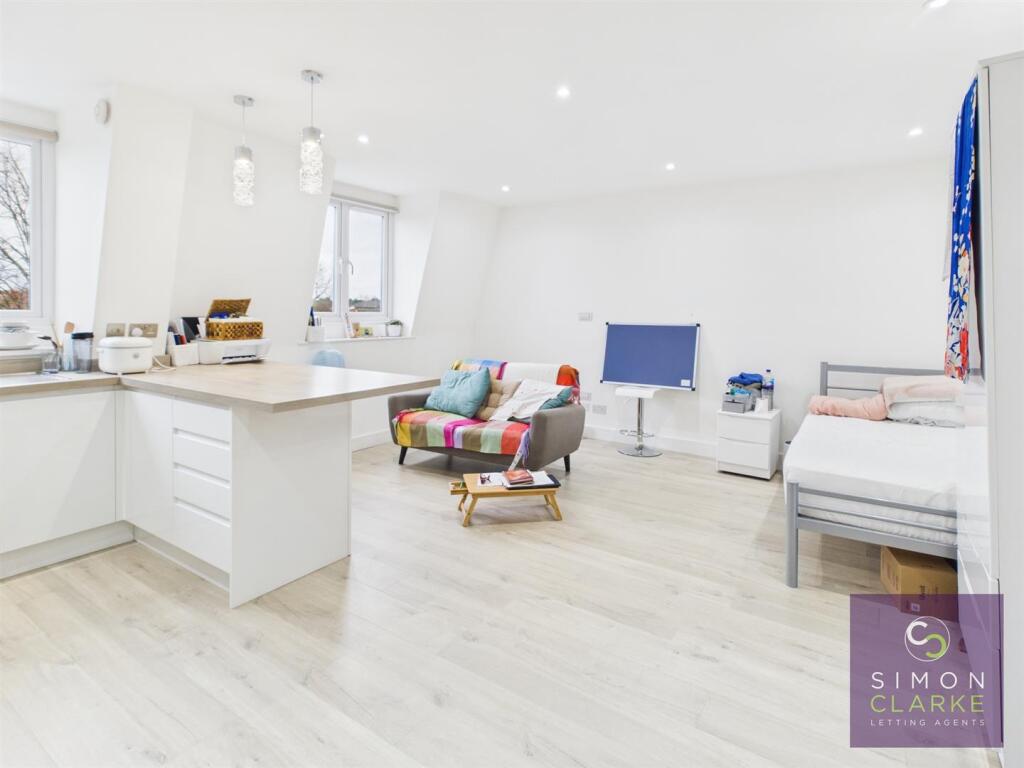 Main image of property: Ballards Lane, Finchley Central, N3