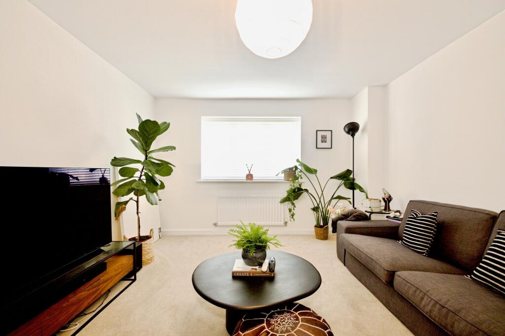 Silver Birch Close, Waltham Cross, EN7 photo 3