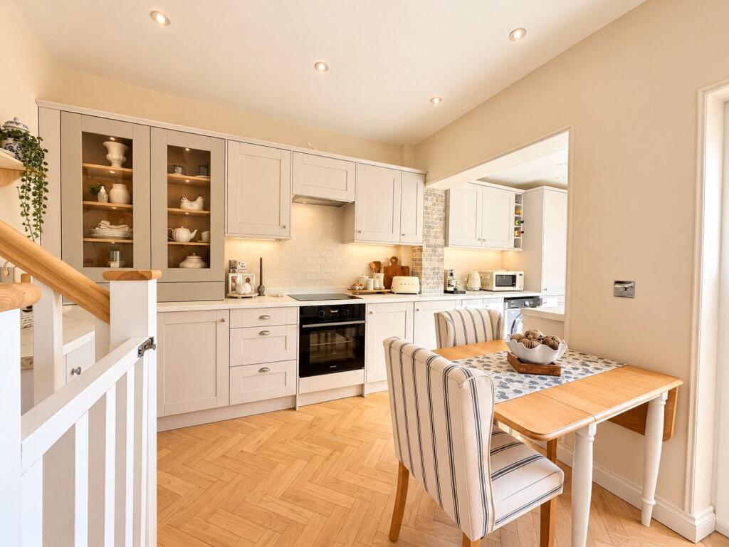 House in Swale, Howt Green, Milton Regis - View 4