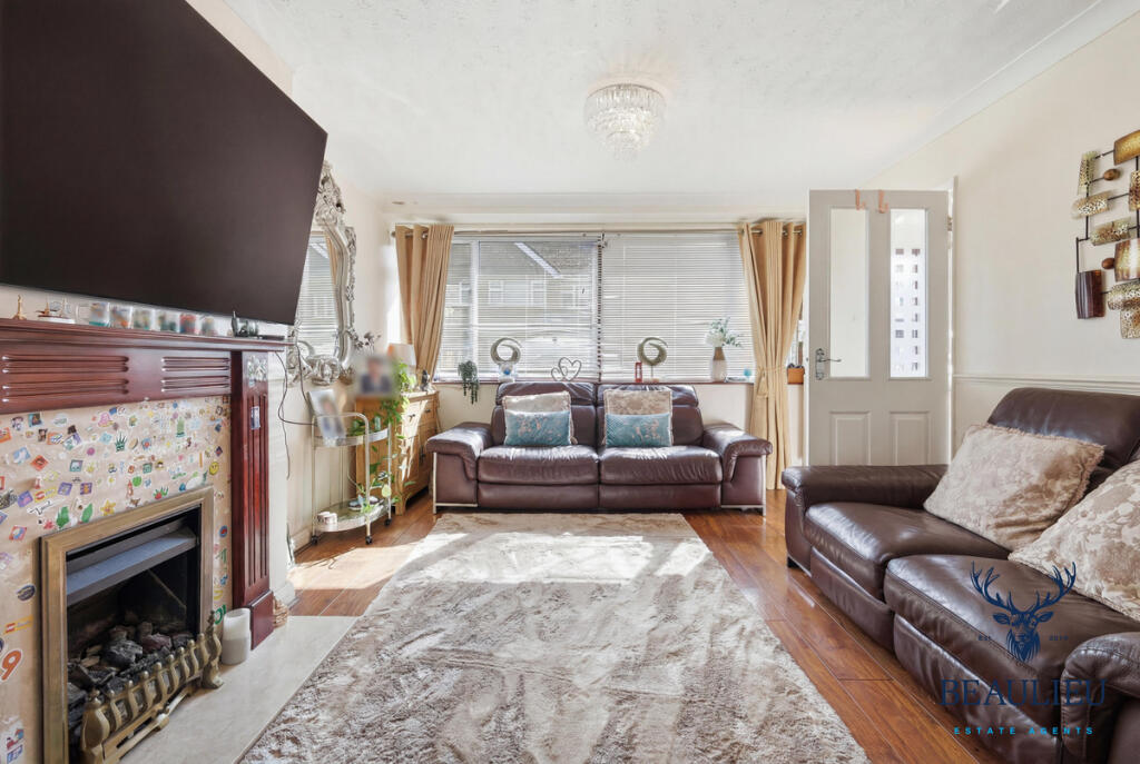 Penzance Close, Chelmsford, CM1 6 photo 3