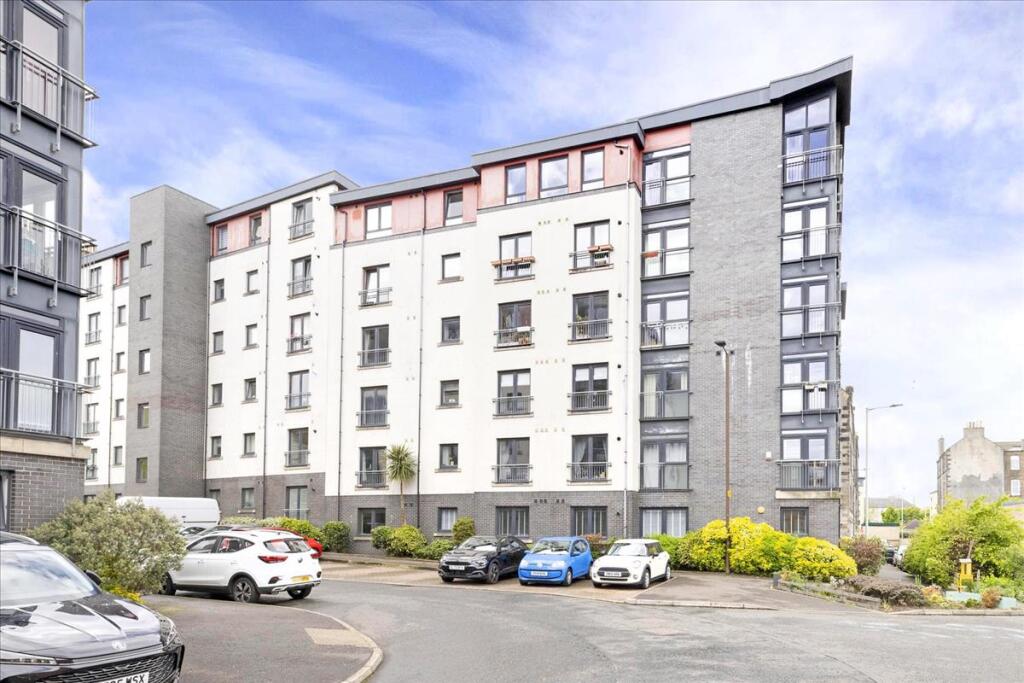 Main image of property: 16 Flat 27 Ashley Place, Edinburgh, EH6