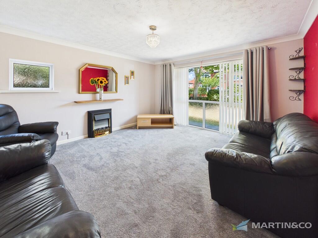 Eaton Court, St Annes FY8 photo 4