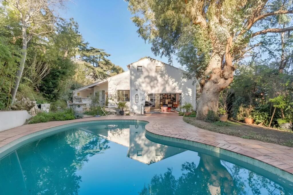 Main image of property: Provence-Alps-Cote d`Azur, Var, Toulon