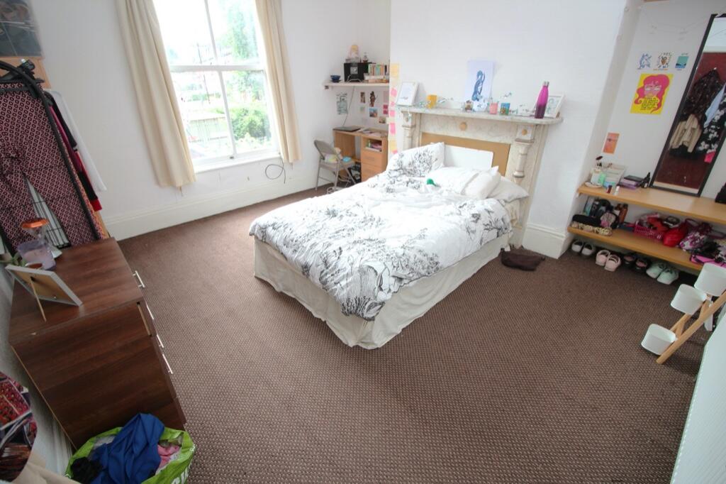8 bedroom house for rent