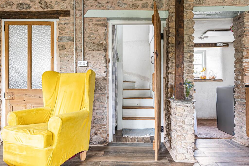 House in Plymouth - View 4