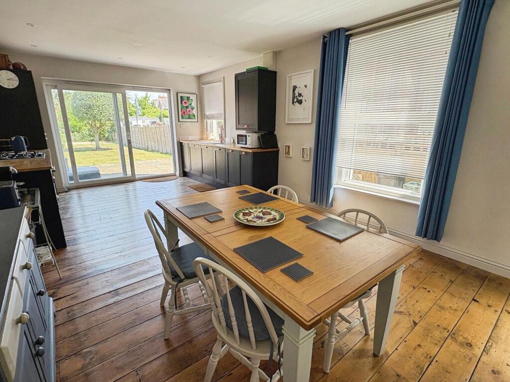 House in Freshwater, New Village - More