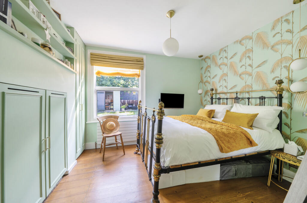Apartment in London - View 3