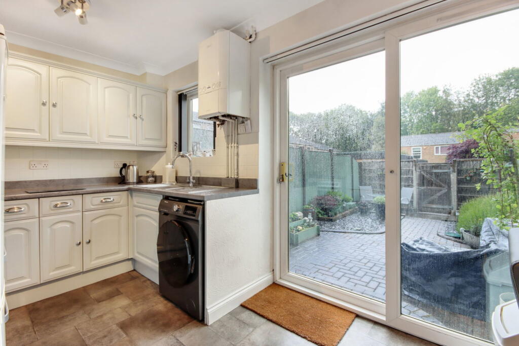 Chapel Wood, New Ash Green, Longfield, Kent, DA3 8RB - View 6