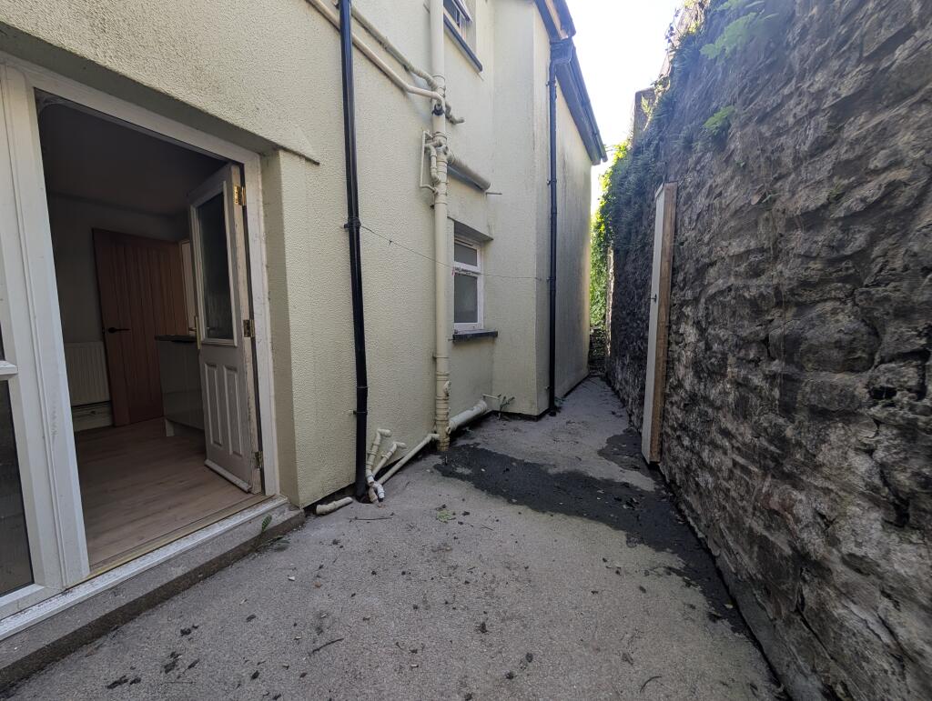 Apartment in TONYPANDY, Cwm Clydach - More