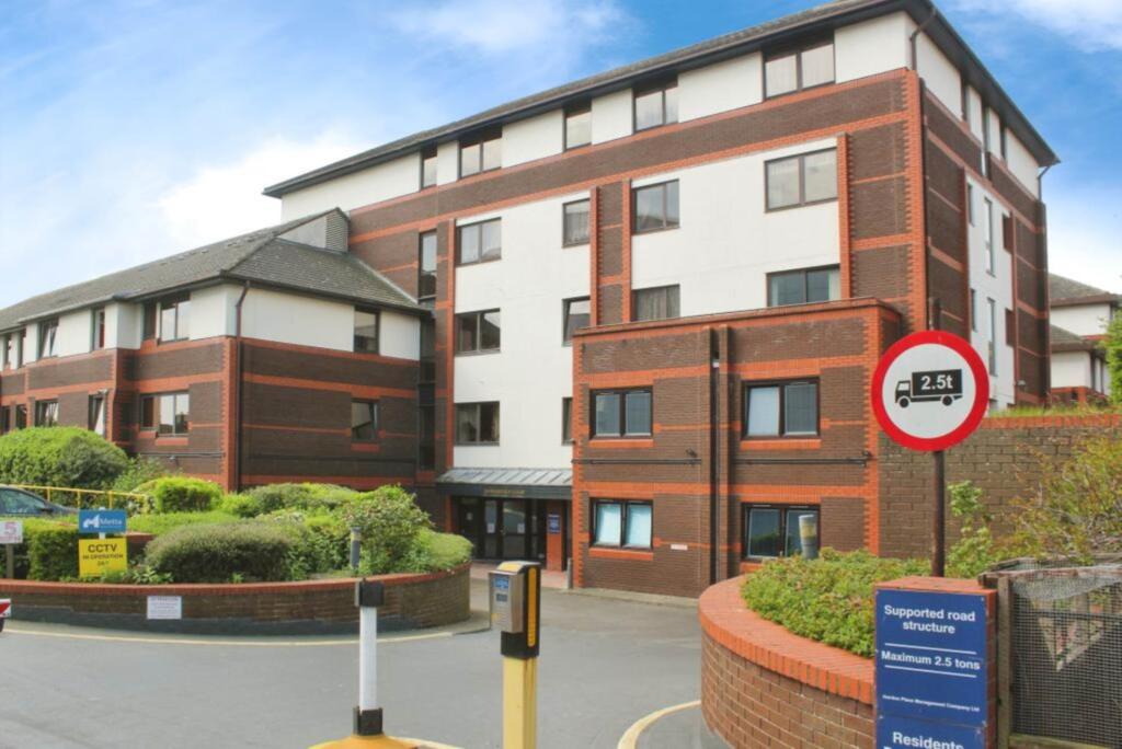 Main image of property: GUIDE PRICE £140,000 - £150,000 - Gordon Road, Southend On Sea