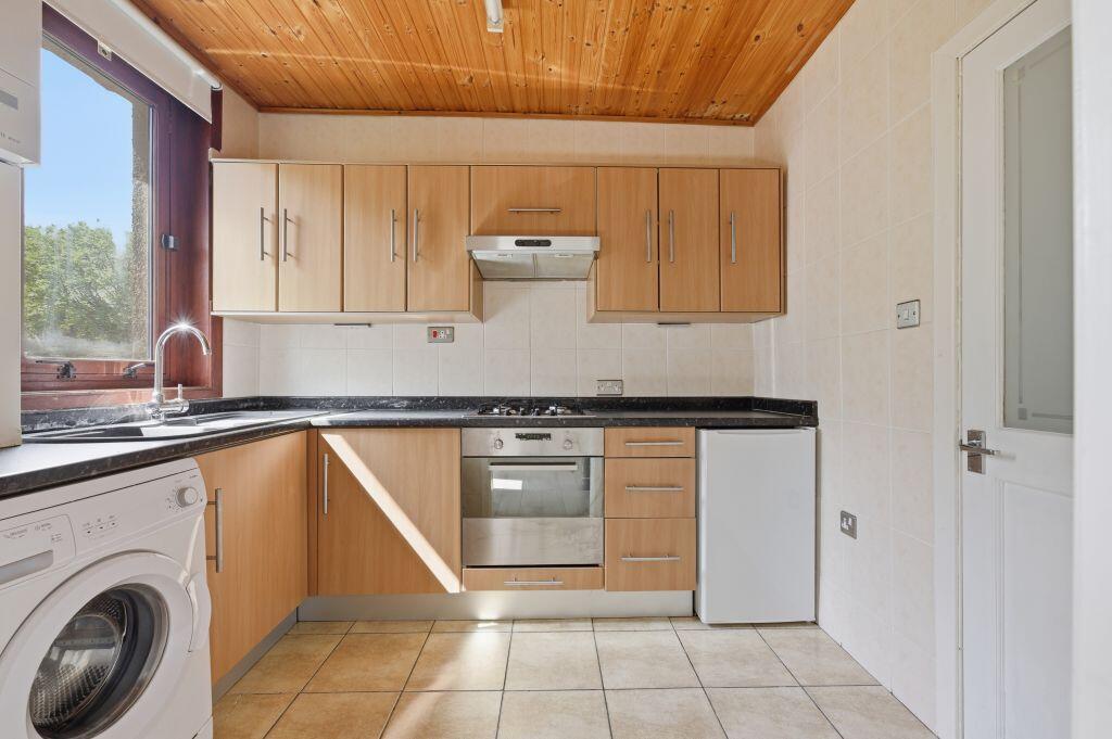 56 Robertson Road, Dunfermline, KY12 0AP photo 4