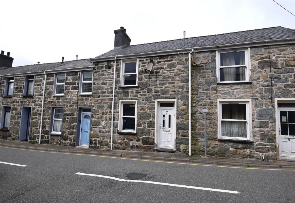 2-bed terraced on Glynllifon Street, Blaenau Ffestiniog, £80,000
