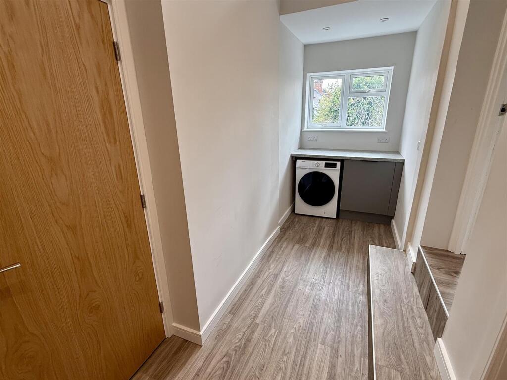Apartment in Warwick, Cubbington - View 4