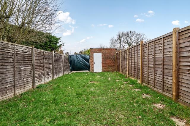 Sagecroft Road, Thatcham photo 4