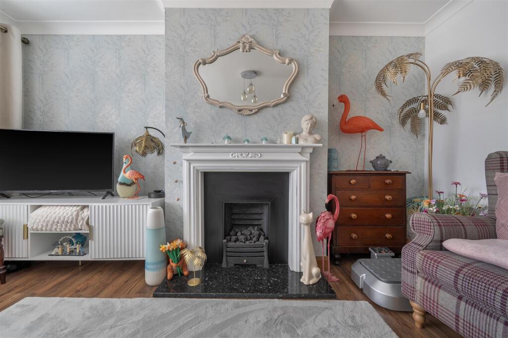 Main image of property: The Buntings, Bedford
