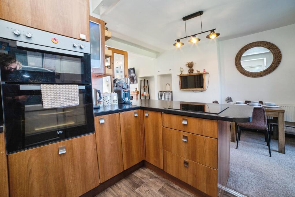House in Ashfield, Sutton in Ashfield, Nottinghamshire - View 5