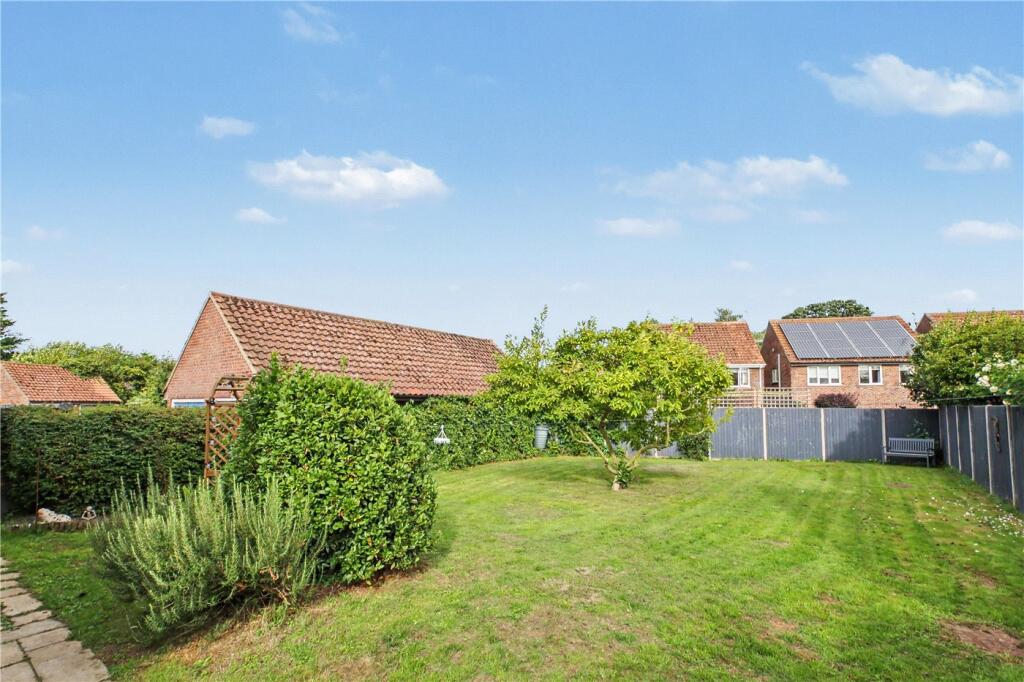 Links Way, Thurlton, Norwich, Norfolk, NR14 photo 2